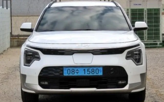 수원중고차사고팔기 디 올 뉴 니로 EV 어스 매물 사진 10 - 2023/03 68,873km
